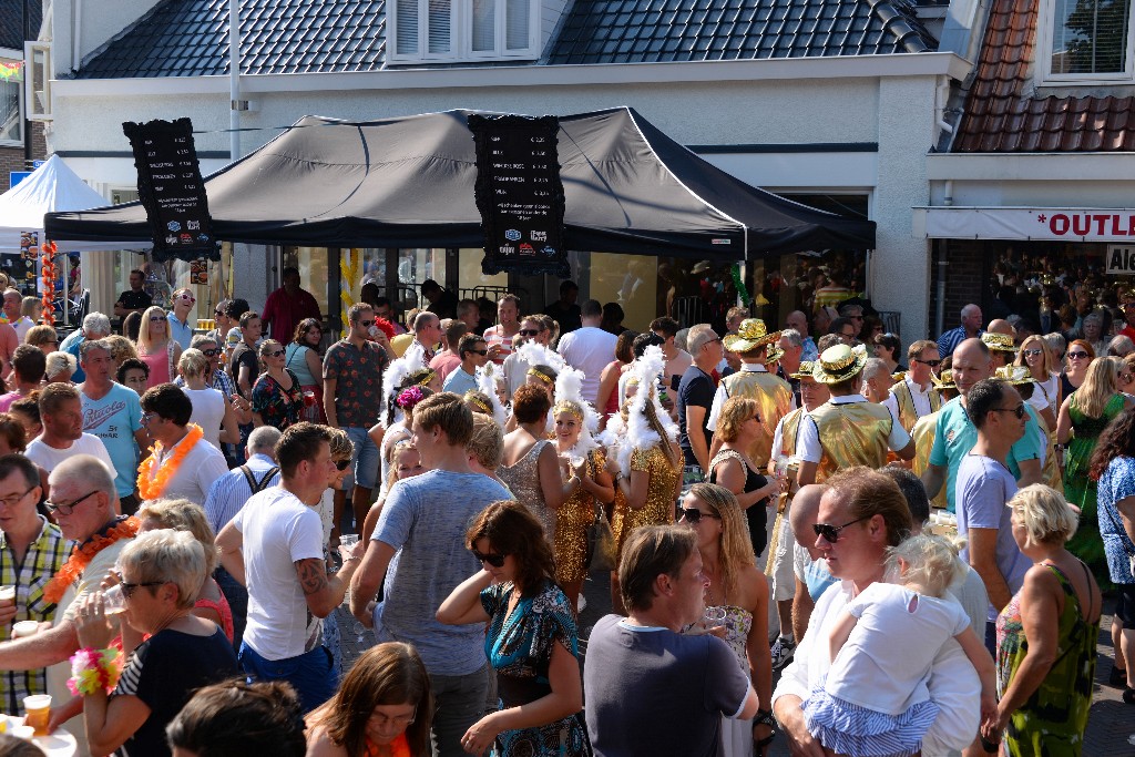 ../Images/Zomercarnaval Noordwijkerhout 194.jpg